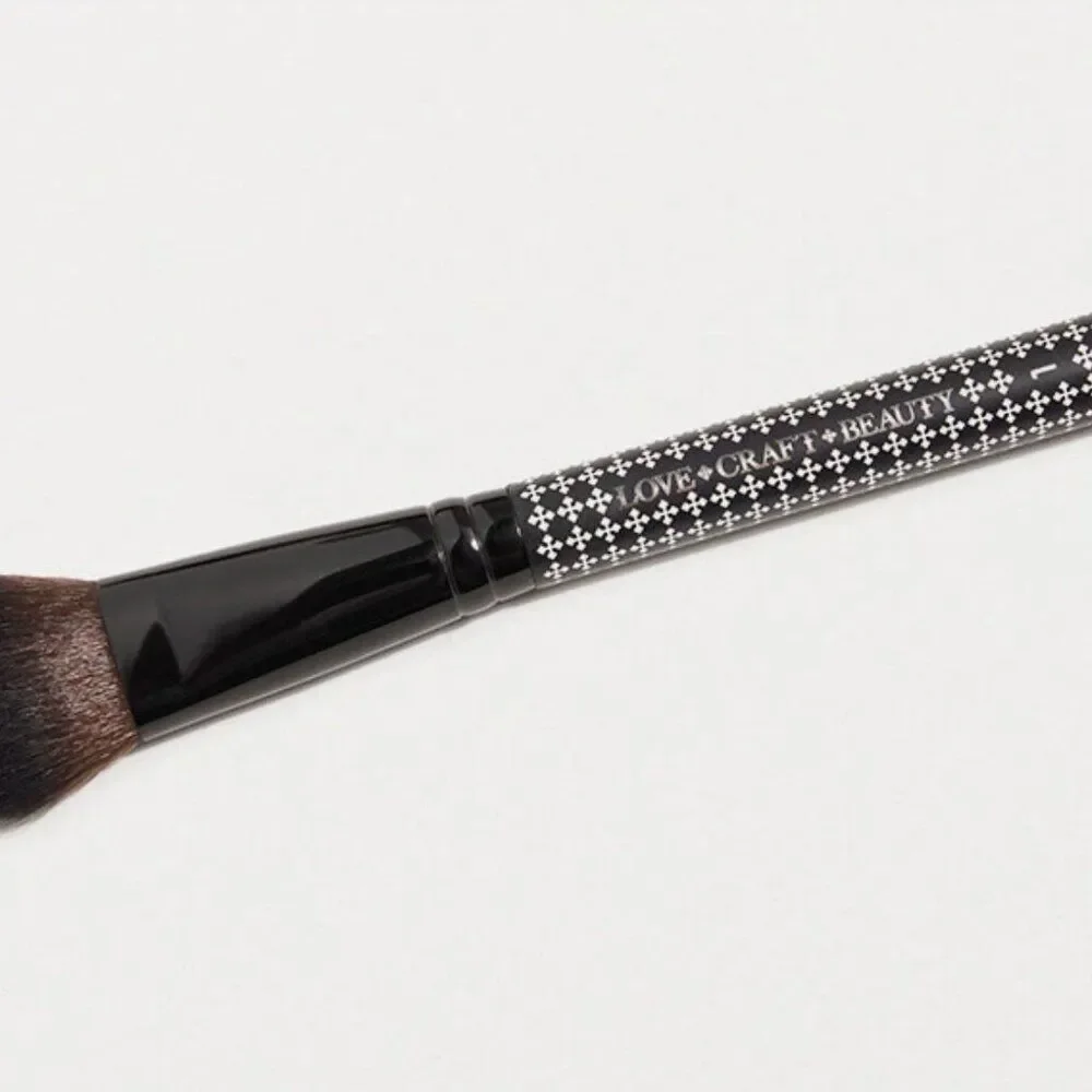 LOVE+CRAFT+BEAUTY #1 Blending Brush Lovecraft Beauty Black & White Brush
